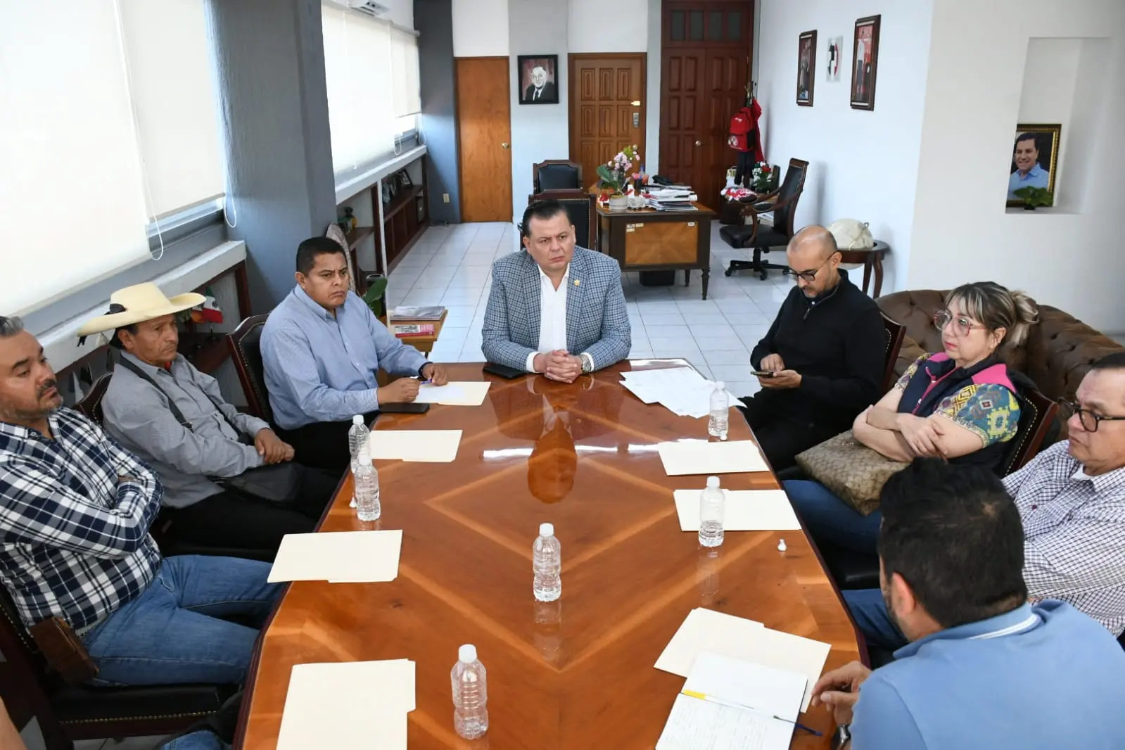 Líderes aguacateros piden a Memo Valencia ampliar Iniciativa de Ley contra el coyotaje