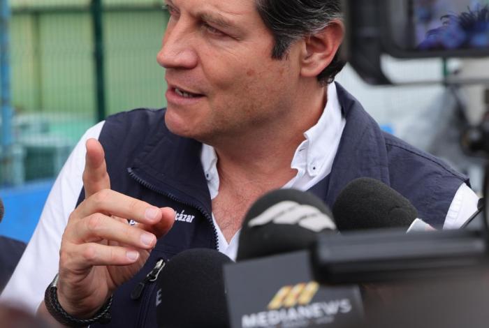 Llama Alfonso Martínez a periodistas a defender la libertad de expresión