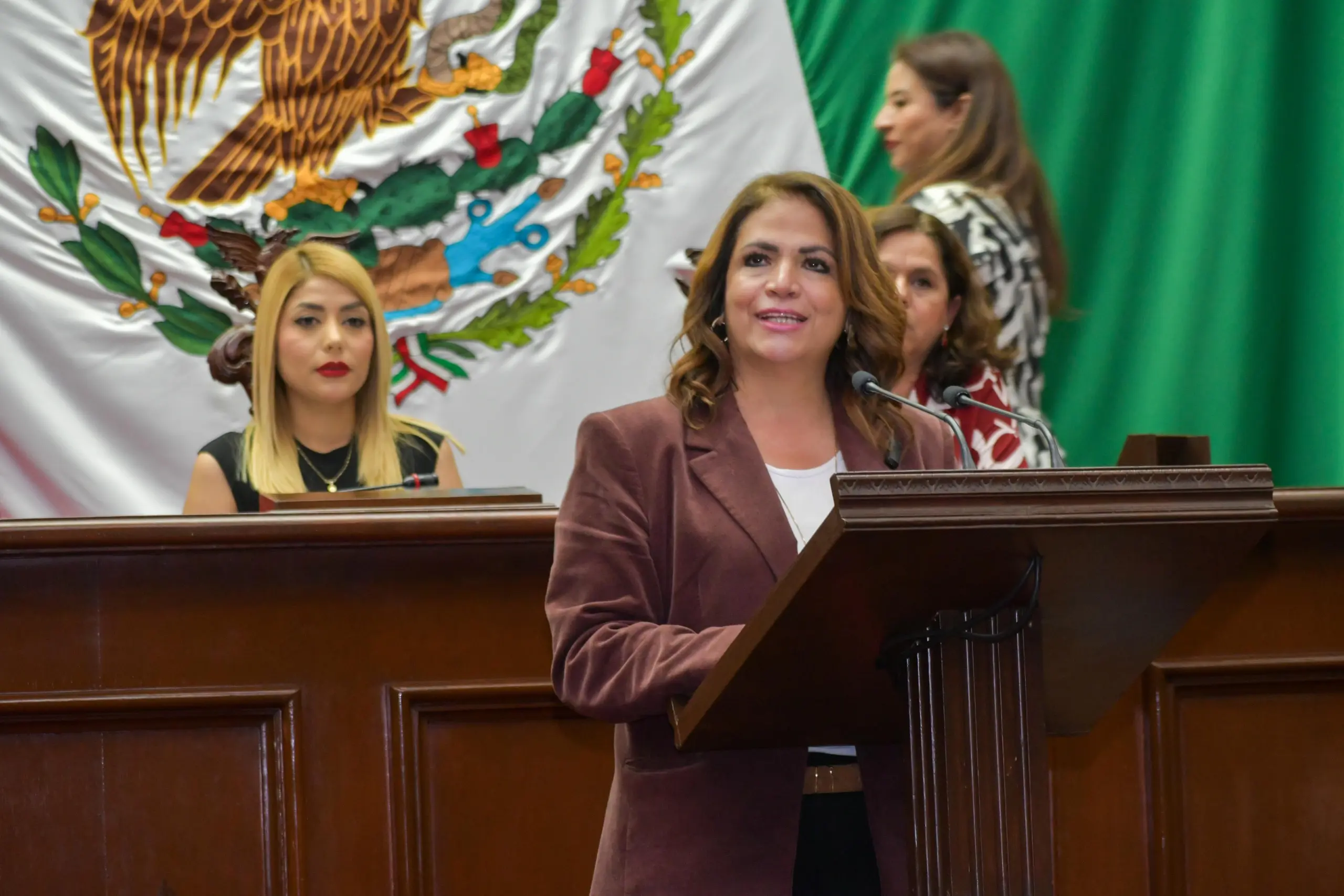 Llama Fabiola Alanís a erradicar la misoginia en la política