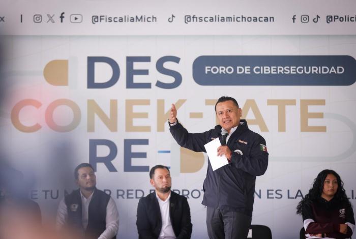 Llama Torres Piña a juventudes a prevenir riesgos digitales