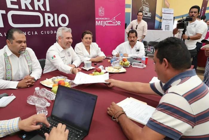 Lleva Bedolla audiencia pública a Puruándiro; atendió 196 peticiones ciudadanas