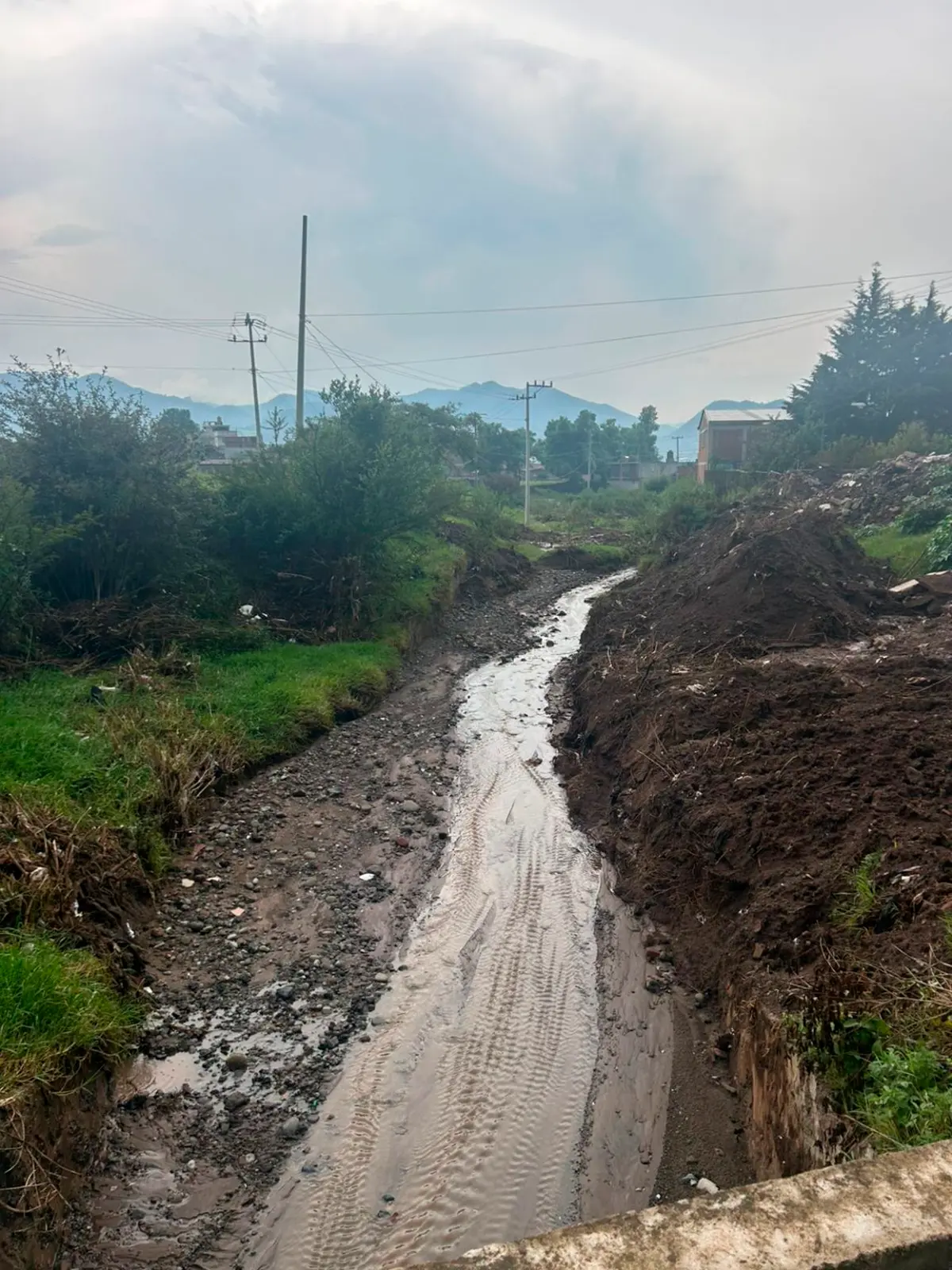 Lluvia intensa activa protocolos de emergencia en Ciudad Hidalgo