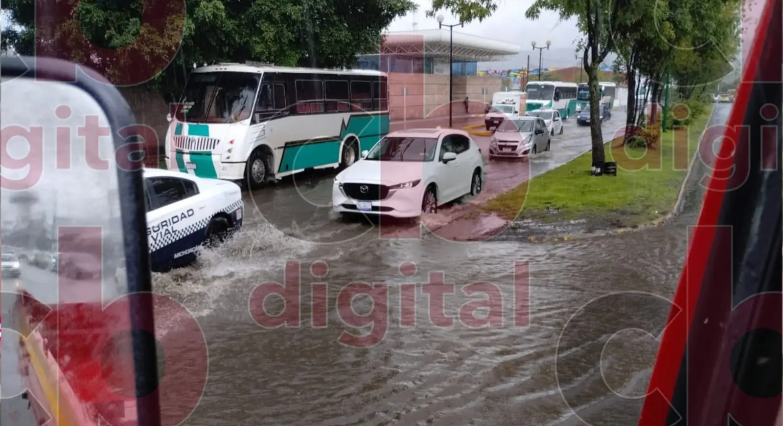 Lluvia no da tregua e inician los encharcamientos en Morelia