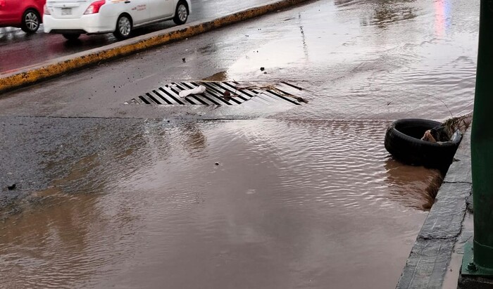 Lluvias dejan encharcamientos en colonia Rafael Carrillo