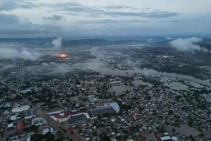 Lluvias dejan más de 20 muertos y devastación en México