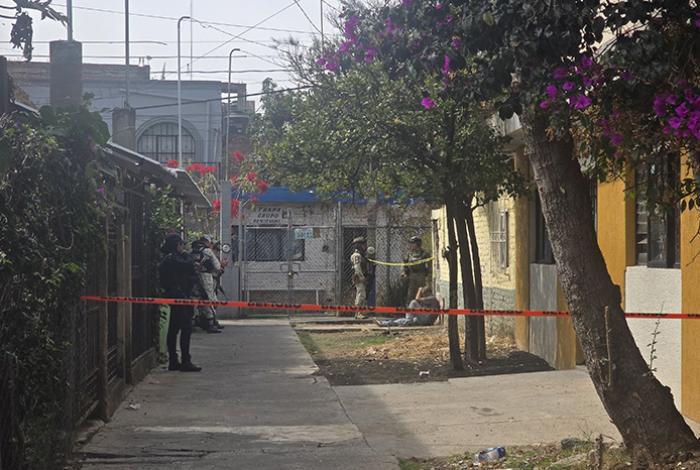 Localizan a una pareja asesinada a balazos al interior de un inmueble, en Zamora