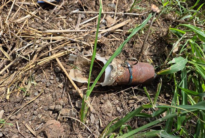 Localizan artefacto explosivo artesanal sobre la carretera Tumbiscatío-Arteaga