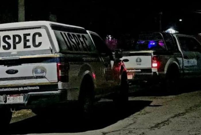 Localizan cadáver dentro de camioneta en la Chucándiro-Huandacareo