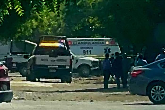 Localizan cadáver maniatado en predio de la colonia 18 de Marzo, en Apatzingán