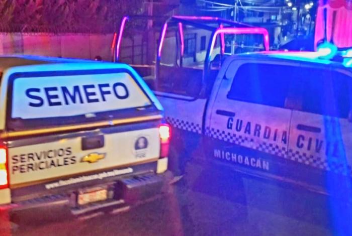 Localizan cadáver semienterrado en predio de Ziracuaretiro