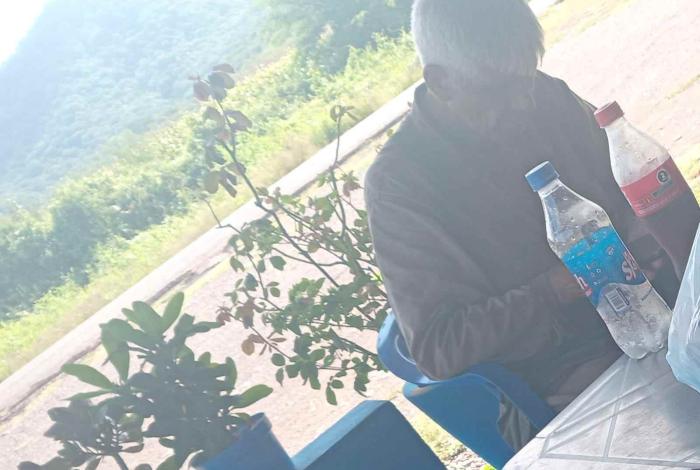 Localizan con vida a senderista de 71 años extraviado en Tiquicheo