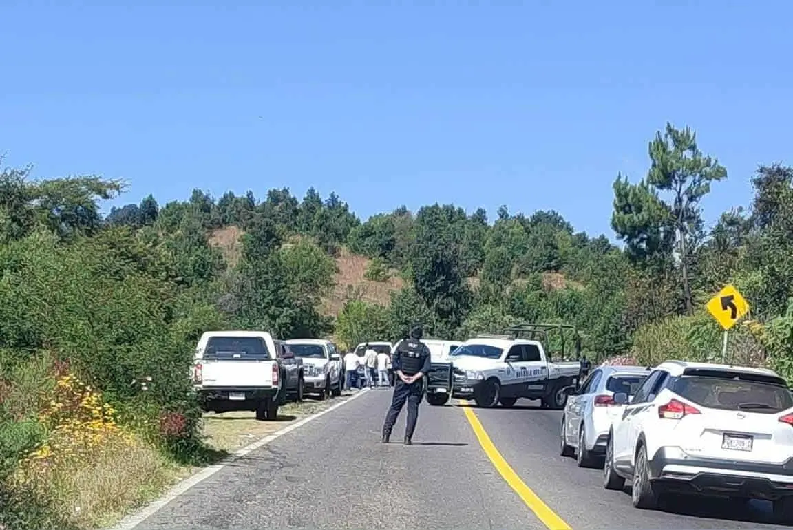 Localizan dos ejecutados en la carretera Uruapan-Paracho