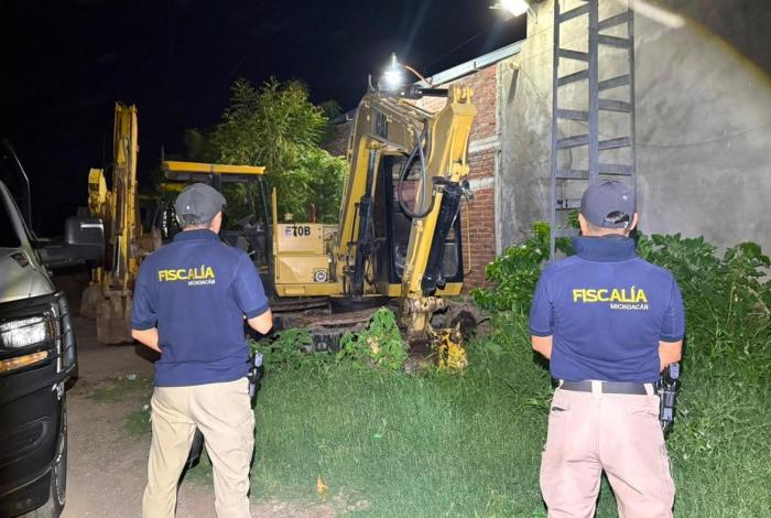 Localizan excavadora robada, en Apatzingán