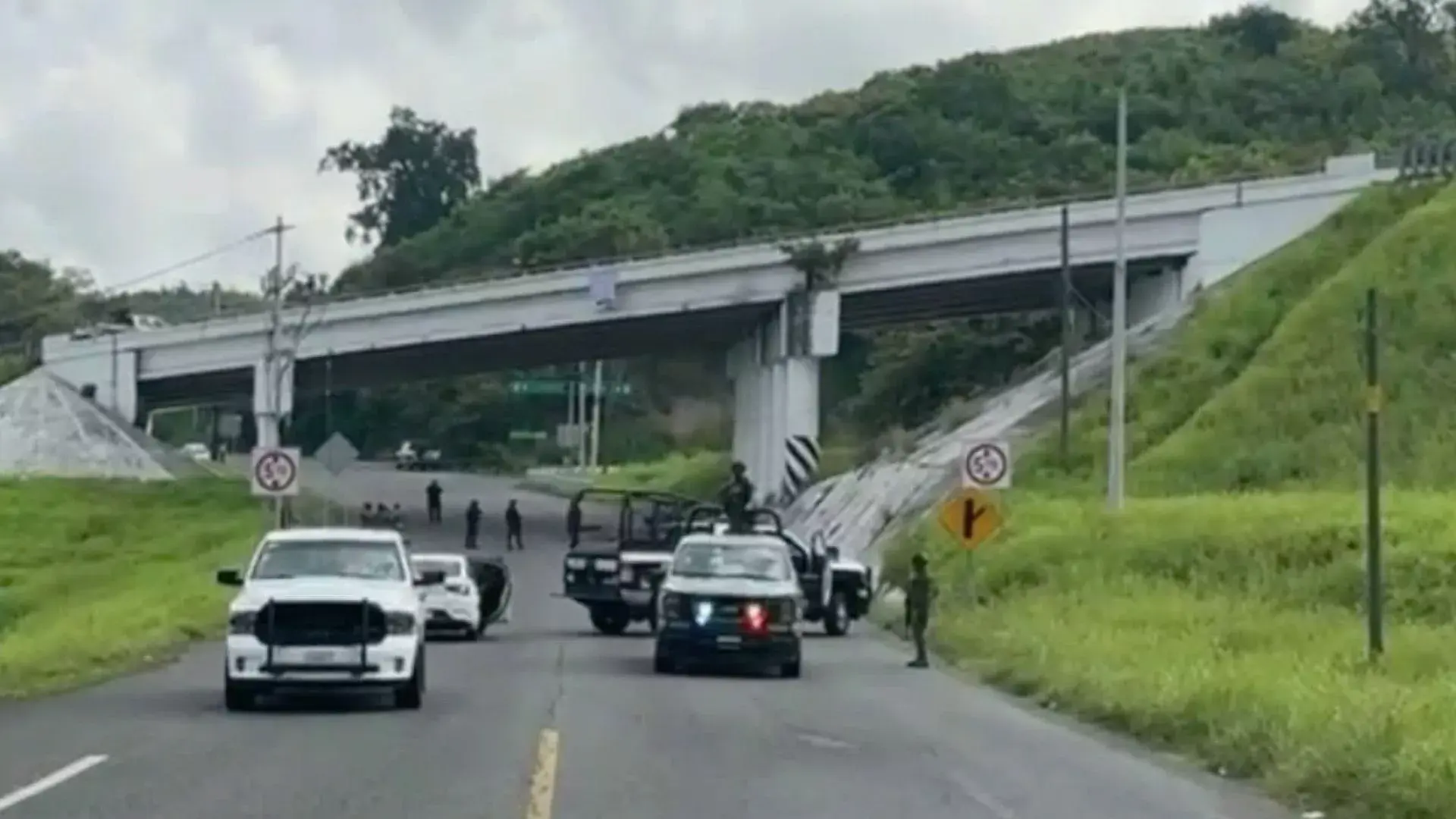 Localizan restos humanos sobre la carretera Poza Rica-Cazones, en Veracruz