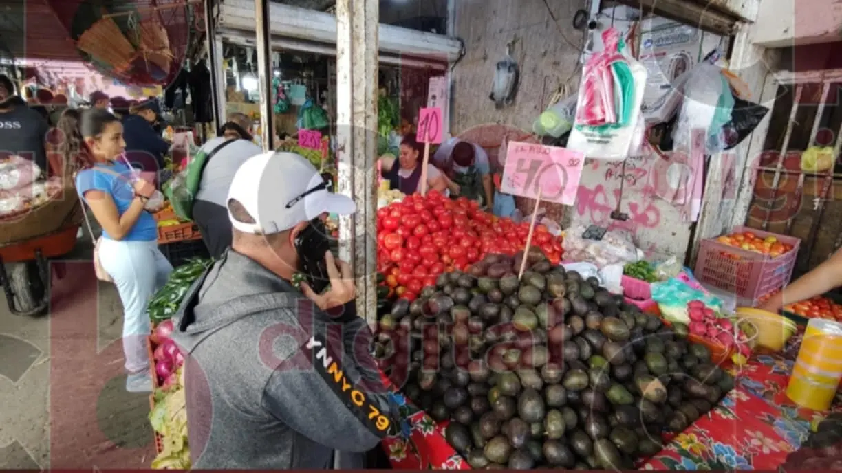 Locatarios afectados del incendio en el estacionamiento del Independencia, regresarían a sus antiguos lugares