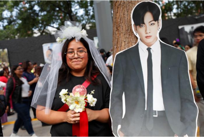 ¡Locura por BTS! Aficionados pagan hasta 40 mil pesos en reventa para verlos