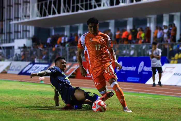 Los Canarios dejan escapar la victoria en su debut en el Apertura 2025