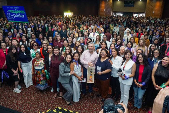 Los hombres se van a despedir de la gubernatura: Bedolla