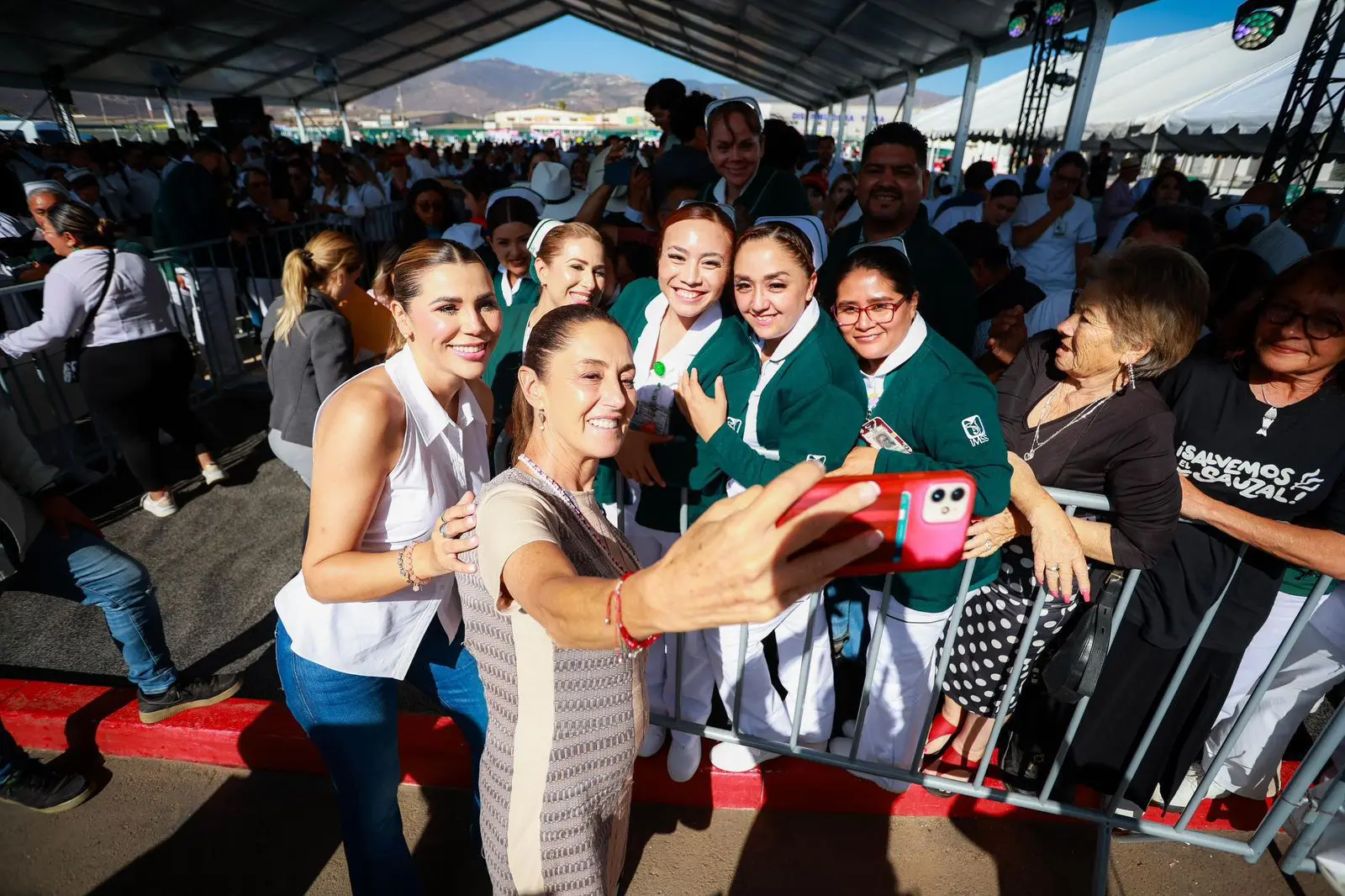 “LOS MEXICANOS PODEMOS SENTIRNOS ORGULLOSOS DE QUE TENEMOS EN USTED A LA MEJOR PRESIDENTA DEL MUNDO”, Marina del Pilar Avila Olmeda