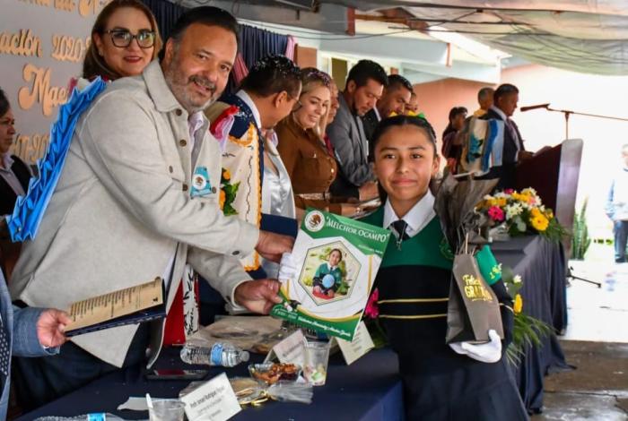 Los sueños comienzan en las aulas; apoyarlos es construir el futuro de Pátzcuaro: Julio Arreola