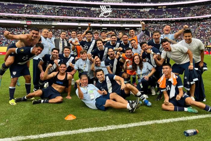 Luis Fernando Tena impulsa a Guatemala a la semifinal de Copa Oro