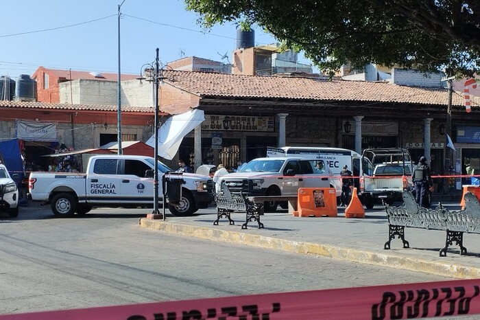 Álvaro Obregón: Hallan dos cadáveres en cajuela de auto en la plaza principal