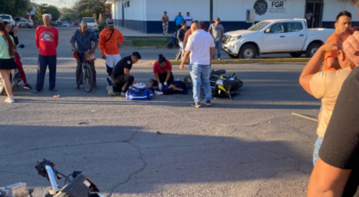 Madre e hija heridas al derrapar su motocicleta en la avenida Madero