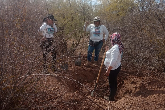 Madres buscadoras hallan 35 fosas en Sonora; se estima que hay más de 50 cuerpos