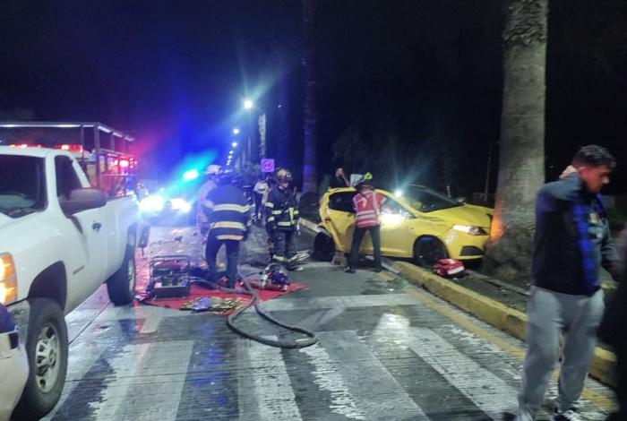Madrugada de accidentes en Morelia: una mujer prensada y varios lesionados