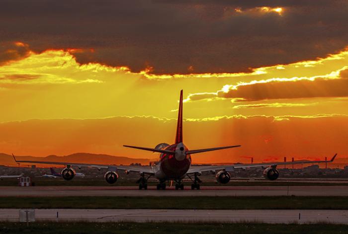 Magnicharters suspende vuelos por dos semanas en Cancún, Mérida y Huatulco