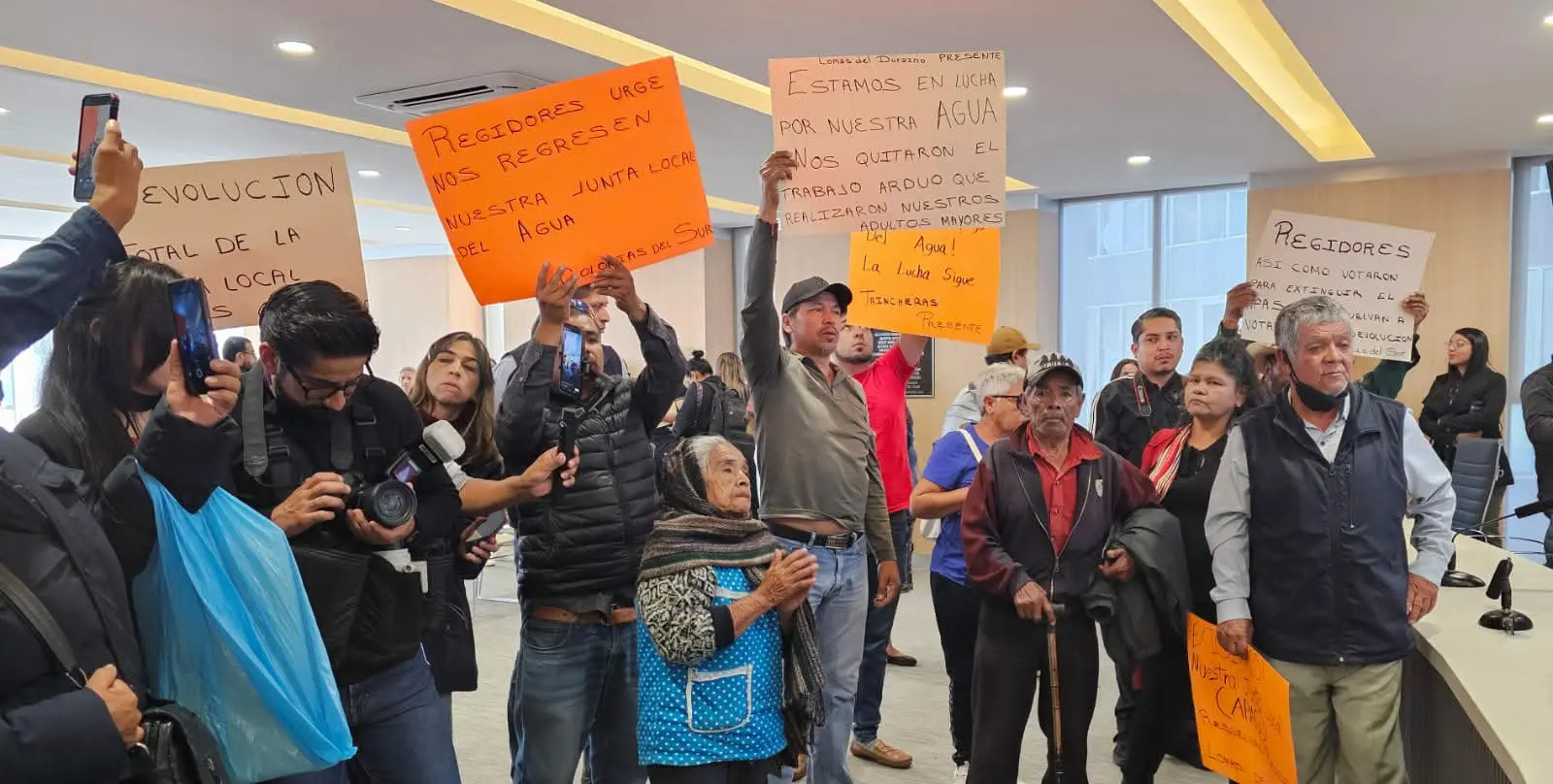 Manifestantes del sur de Morelia piden restitución de la Junta Local del Agua