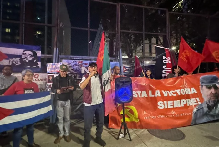 Manifestantes piden a gobierno de México mantener apoyo a Cuba ante medidas de EUA