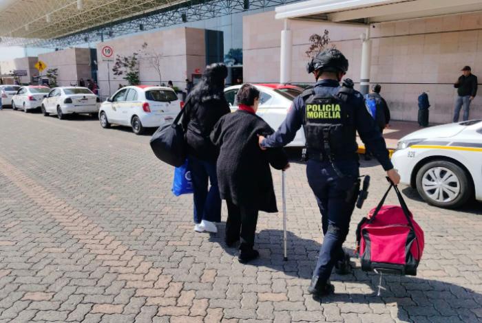 Mantiene Policía Morelia operativos de seguridad en aeropuerto, casetas y central camionera