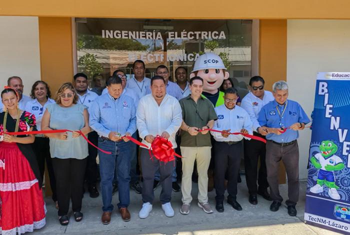 Manuel Esquivel acompaña a inauguración del nuevo edificio de Electromecánica del TecNM de LC