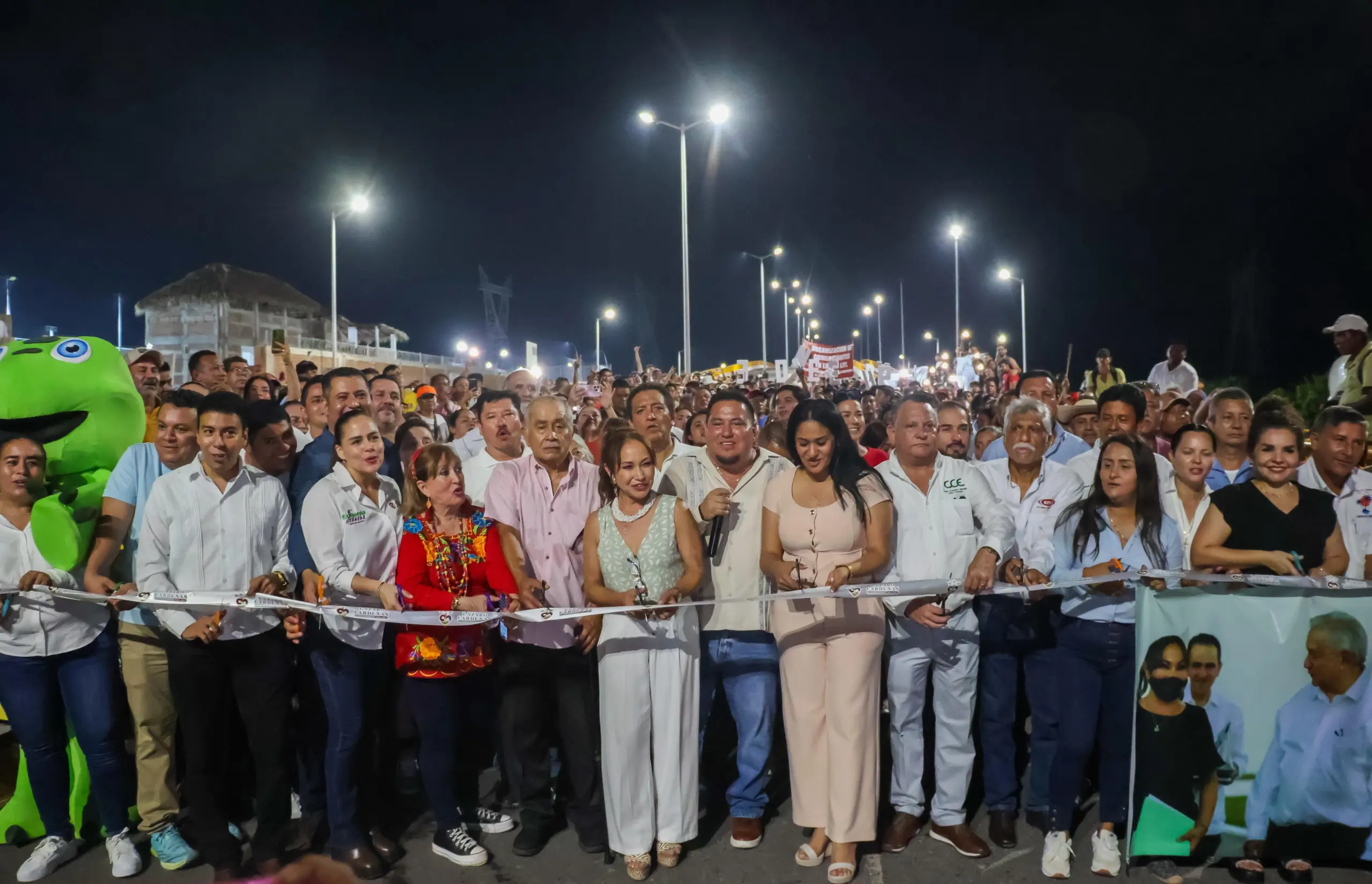 Manuel Esquivel e Itzé Camacho Inauguran Puente del Nuevo Acceso a Playa