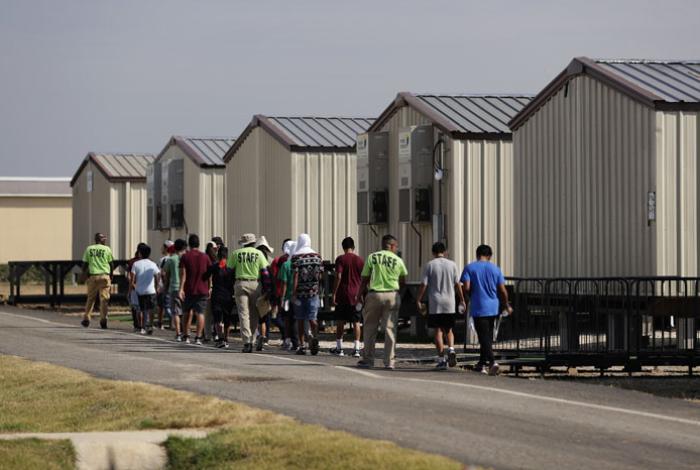 Más de 6 mil 200 niños han sido detenidos y llevan meses en centros de EUA; enfermos empeoran