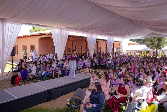 Más de 600 mujeres participan en el encuentro “Mujeres Unidas 8M” con Dayana Pérez en Salvador Escalante