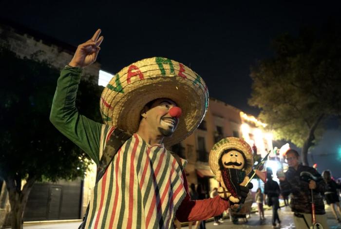 Más de cinco mil celebraron paso de México en Mundial en el Centro Histórico, tras eliminación por Inglaterra
