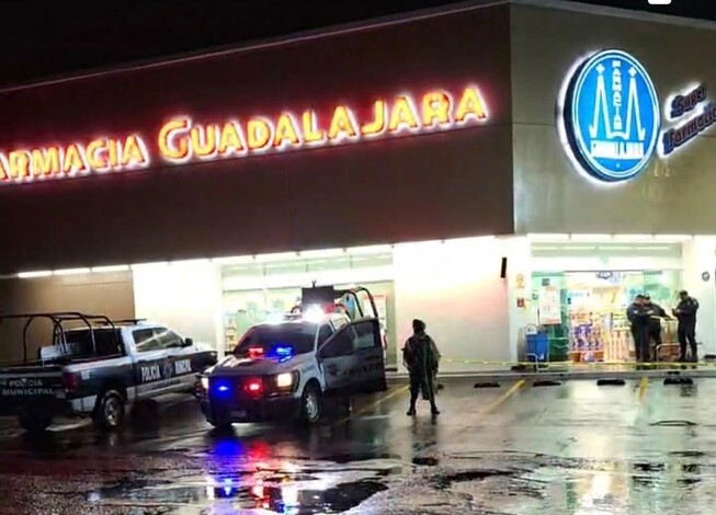 Matan a cajera en asalto a una farmacia Guadalajara de Uruapan