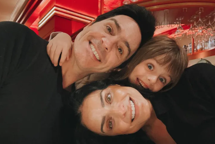 Mauricio Ochmann desmiente rumores con Aislinn Derbez y reafirma su relación con Lorena González