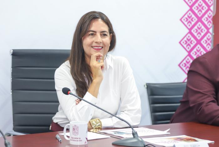 Mejor salario y pensiones dignas a docentes, gracias al apoyo federal: Gabriela Molina