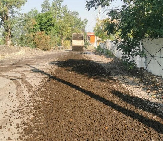 Mejoran calle Hidalgo en la comunidad Romero de Guzmán, en Zamora