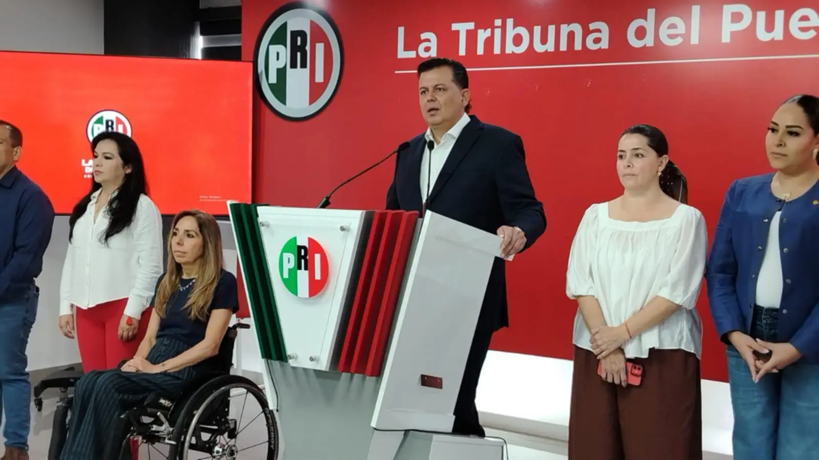 Memo Valencia condena incendio y ataque a la casa de la alcaldesa de Queréndaro