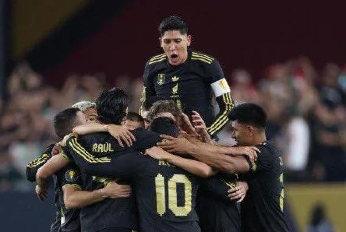 México sin convencer avanza a semifinales de la Copa Oro 2025