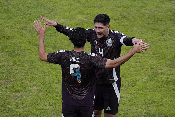 México vence a Estados Unidos en amistoso, con liderazgo de Raúl Jiménez