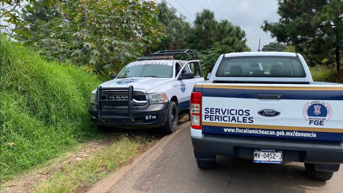 #Michoacán | Abandonan a un ejecutado con narcomensaje