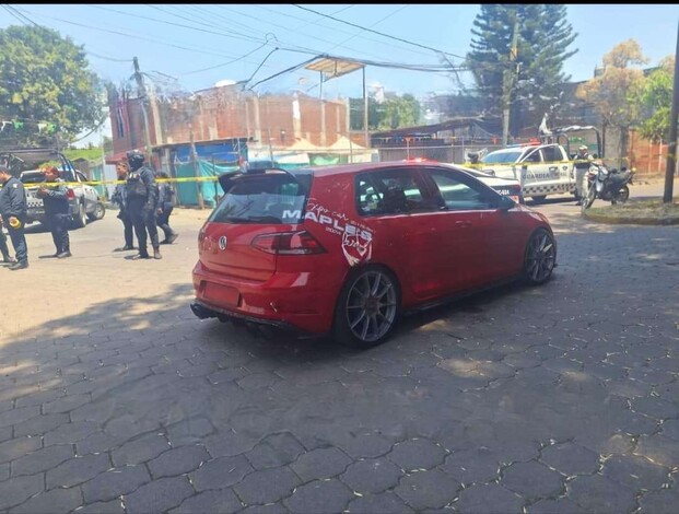 #Michoacán | Automovilista sobrevive a ataque armado en Uruapan