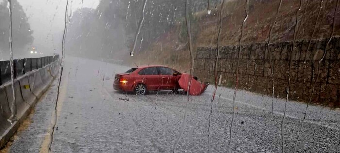 #Michoacán | Automovilista se accidenta en la autopista México-Guadalajara