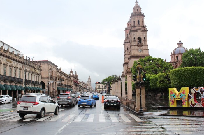 Michoacán cerrará la semana con un viernes cálido, pero lluvioso