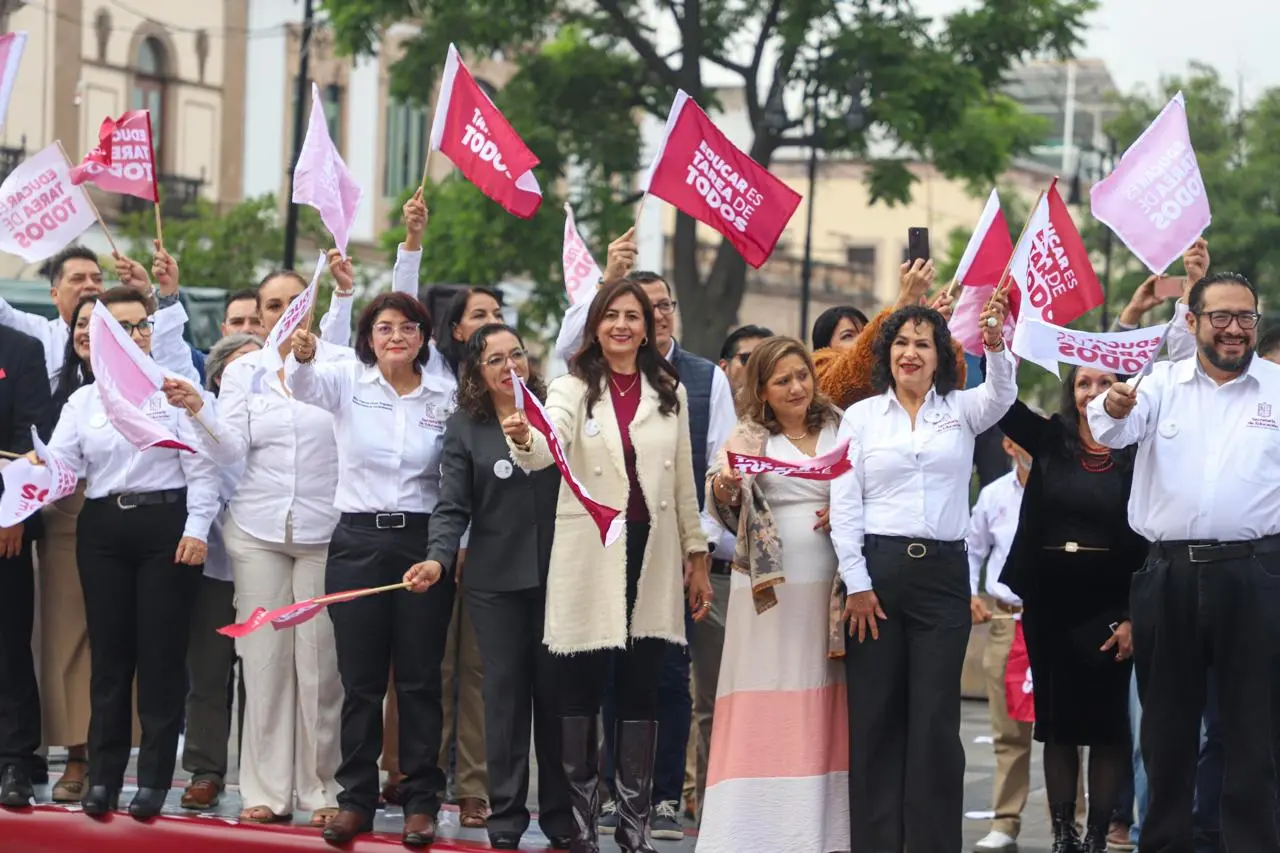 Michoacán distribuye libros de texto inclusivos y en lenguas originarias: Gabriela Molina